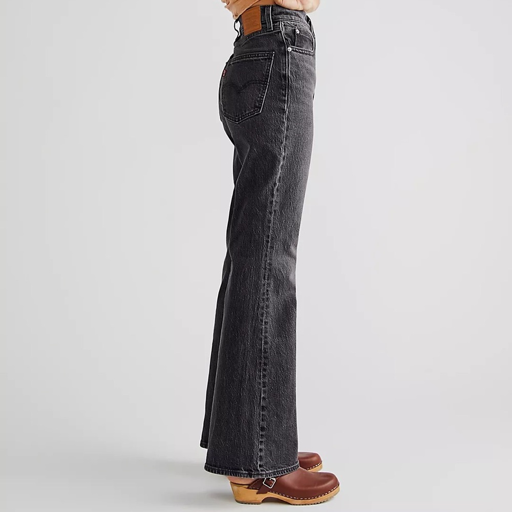 New Levi’s 70’s high flare jeans premium - Picture 3 of 11
